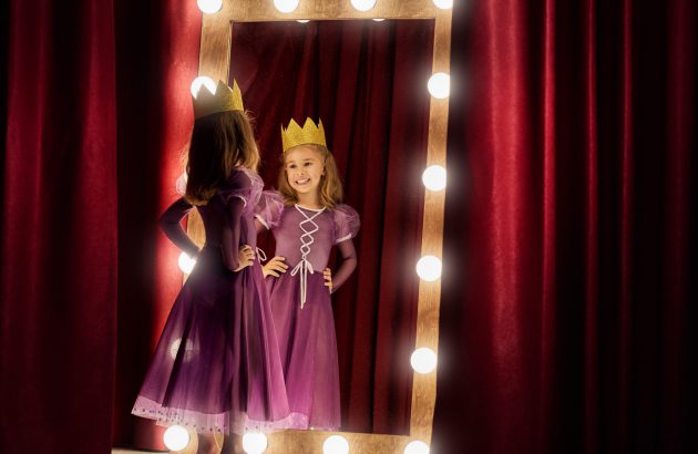 Cute,Little,Actress.,Child,Girl,In,Princess,Costume,On,The